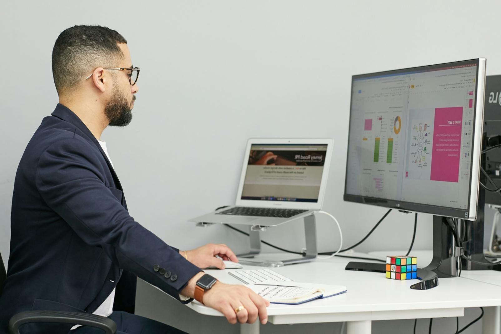 Professional financial communication consultation space